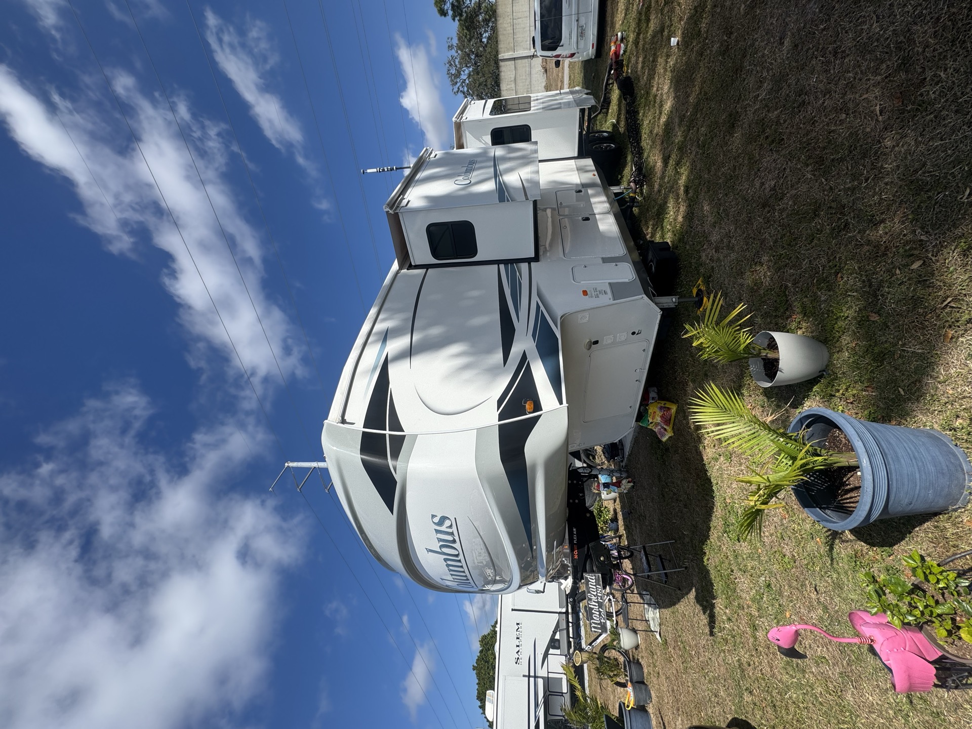 Premium boat detailing resulting in a mirror-like finish