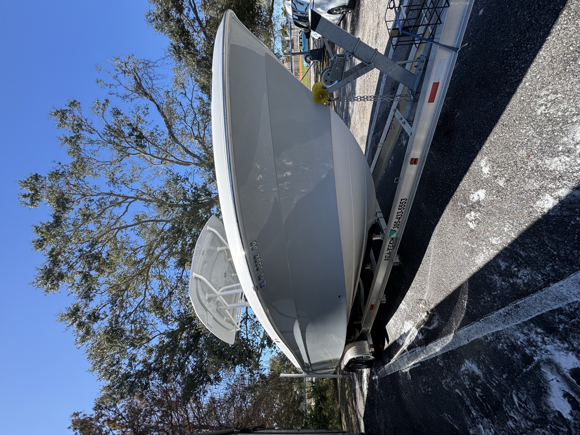 Immaculate shine on black paint finish